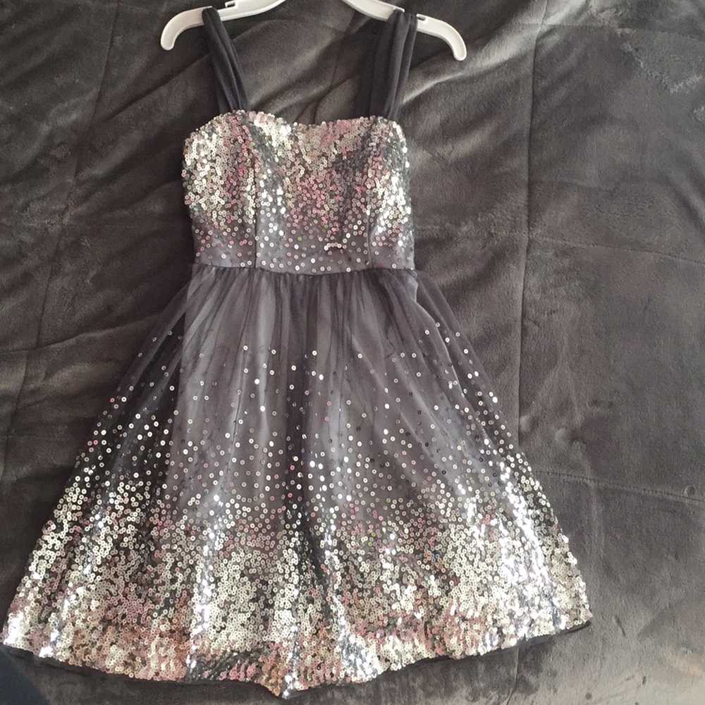 Junior’s Silver Semiformal Dress